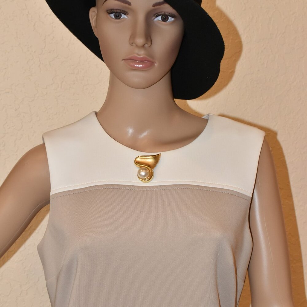 Tommy Hilfiger Sleeveless, Asymmetrical, color-block sheath dress US 8